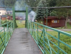 Alice, Zlatica a Nela na lávce