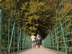 Zlatica, Alice a Nela na lávce