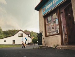 David odjíždí od čistírny