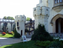 vchod do Violovho sídla