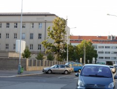 pred obchodom s elixírmy