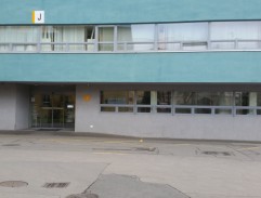 Na dvoře v nemocnici II