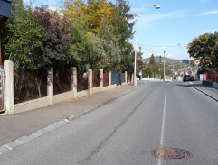 pred vilou Ing. Křečka