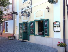 Před restaurací Zanzibar