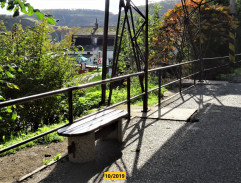 Lavička na nádraží