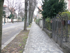 Před vilkou Krempových