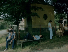 Mládež u kapličky