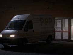 Dodávka u bankomatu