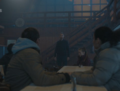 Poručík Hartman v jídelně