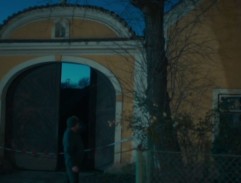 Před statkem Veselých