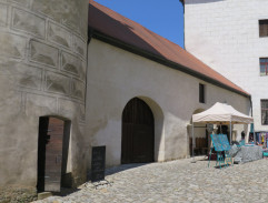 Sázka před uzenářstvím