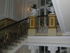 schodisko v hoteli 2