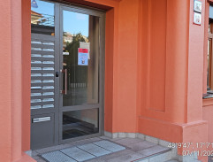 vchod do Zlaticinho domu