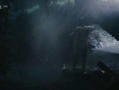 Ondra se schovává pod můstkem