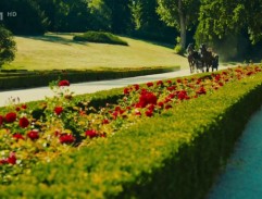 Kočár přijíždí k novému zámku