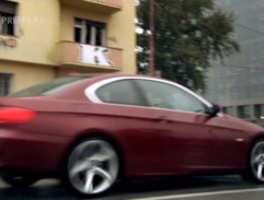 pred  domom Ludskeho otca