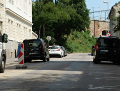 pred Samkovou školou 3