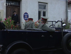 Před obecním úřadem v Ponětovicích