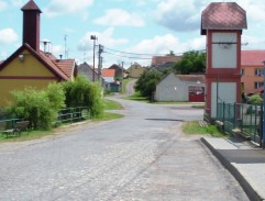 pred četnickou stanicou