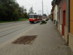 U tramvajové zastávky