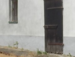 Jarý na dvoře statku