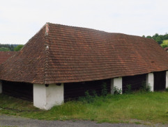 Místní drbny