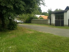 Před muzeem peří v Liptákově