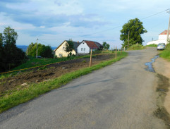 Před Kronajzlovým bydlištěm