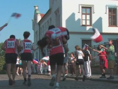 S Jae-hee na zádech