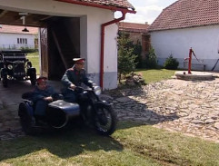 Vjezd do Paroulkova statku