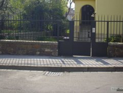 pred Arazímovou vilou