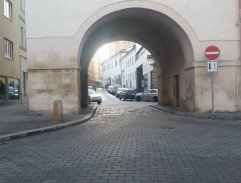 Jízda na vloupačku - Měnínská brána