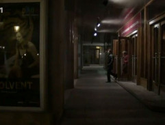 pred divadelnou kaviarňou