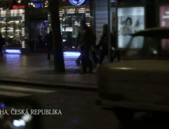 nočná ulica v Prahe 2