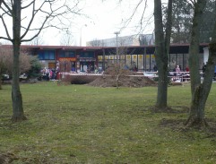 Sraz týmu před závodem v plavání