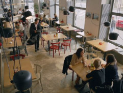 Viktor Rattler v kavárně