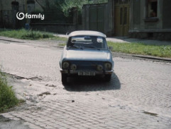 Příjezd do kasáren