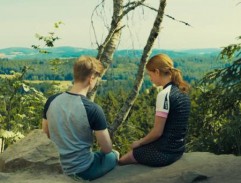 Romantická chvíle na skále