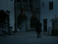 Odjezd jezdce z nádvoří