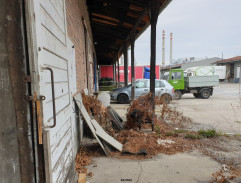 Viktor Buchta před skladem