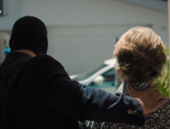 pred Voznerovou vilou