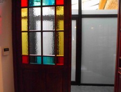 Skratka cez nádvorie. "Keby tak vedela, že nemáme ani halier!"