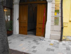 Skratka na námestie 4