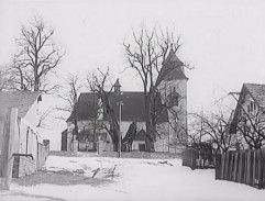 boční pohled na kostel