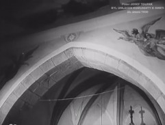 pohled na strop kostela Číhošť