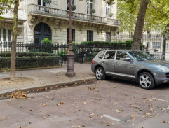 Před Mignonacovým domem