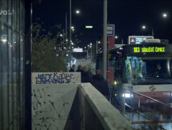 Na autobusové zastávce