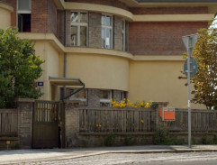 Šárka jde navštívit mamku