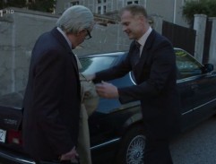 pred Dubčekovým domom v Bratislave