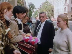 Na ulici před školou